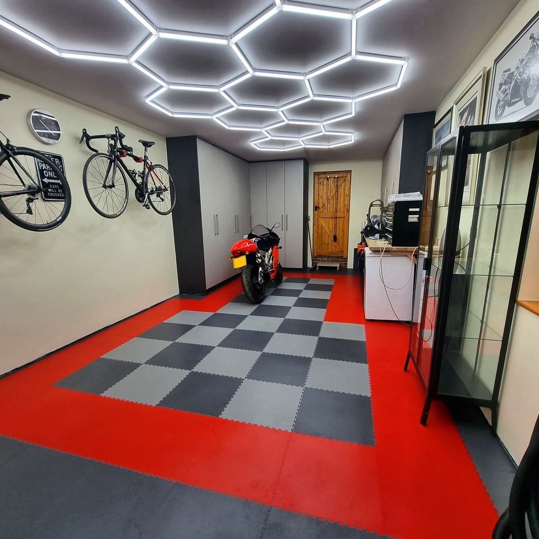 Sześciokątna lampa garażowa 11 – Home Gym Youtube recenzja i cena